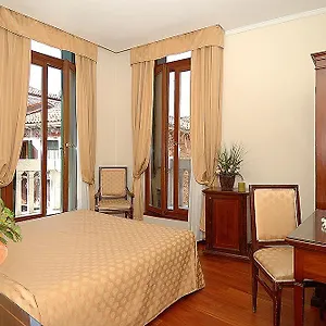 https://la-forcola.hotelinveneto.com